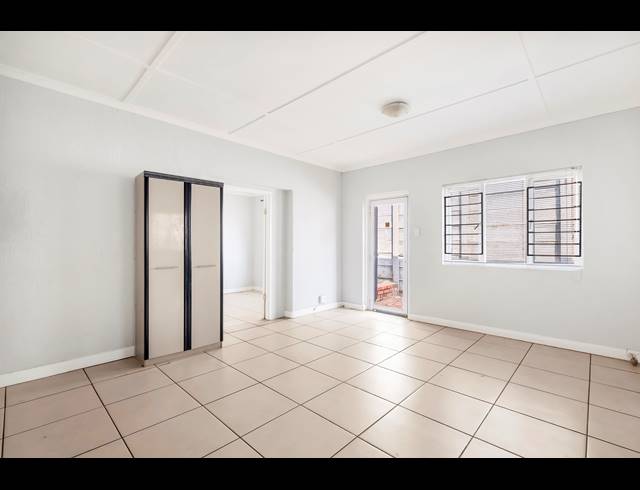329M² BUSINESS FOR SALE IN GREENSIDE